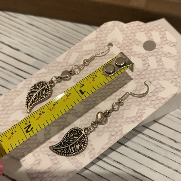 Antique Style Leaf Earrings - Picture 3 of 5